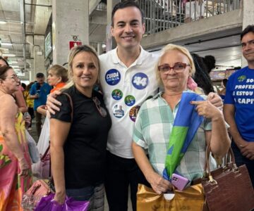 “O povo percebe que sou o único candidato que tem propostas viáveis”, diz Wagner Prefeito-44 em ação de campanha no Centro Fashion.